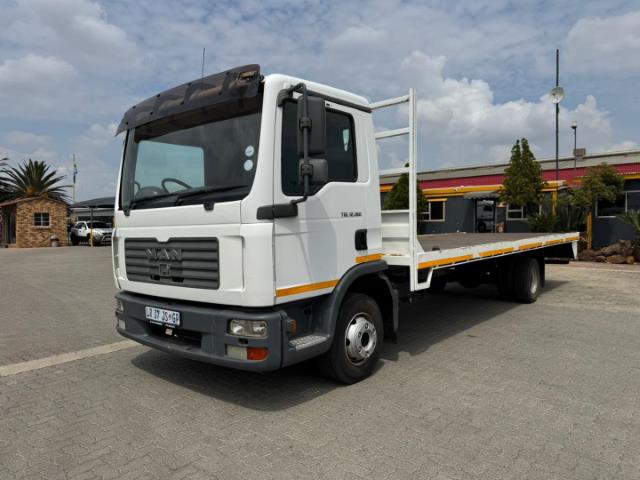 Freight truck
